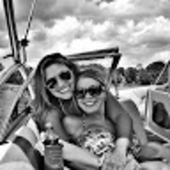 Meet your Posher, Brittany - Picture 1 of 1